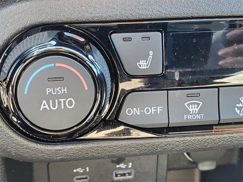 Certified 2023 Nissan Kicks SR w/ SR Premium Package image 31