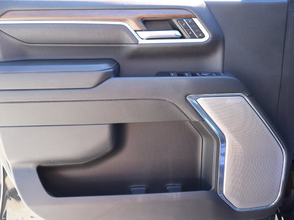 Used 2024 Chevrolet Silverado 2500 High Country w/ High Country Premium Package AWD/4WD image 19