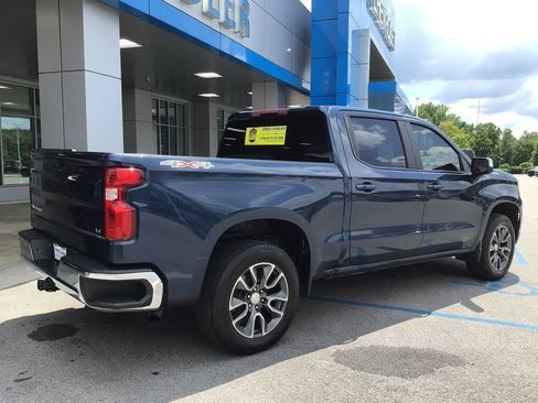 Used 2022 Chevrolet Silverado 1500 LT AWD/4WD image 6