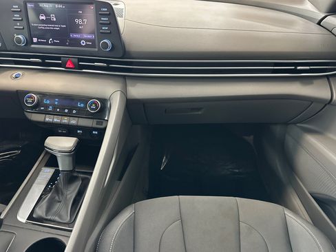 Used 2023 Hyundai Elantra SEL FWD image 32