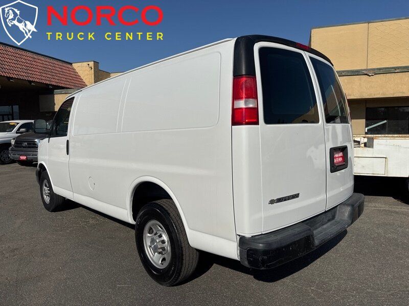 Used 2017 Chevrolet Express 2500 RWD image 8