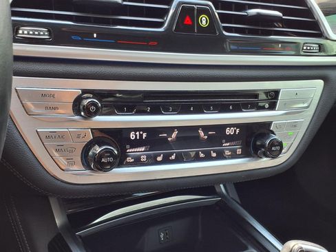 Used 2019 BMW 750i w/ Executive Package RWD image 18