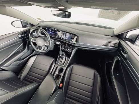 Used 2024 Volkswagen Jetta SE image 14