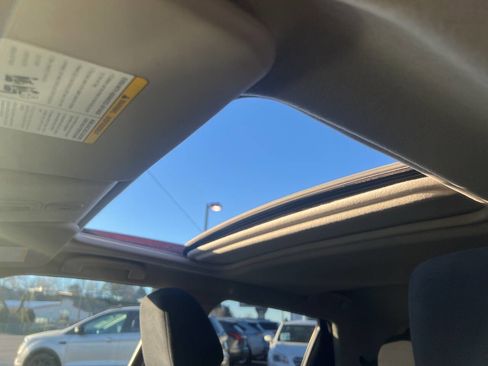 Used 2012 Nissan Juke SV image 13