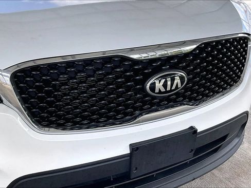 Used 2017 Kia Sorento LX image 29