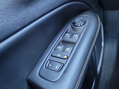 Used 2019 Jeep Compass Sport image 13