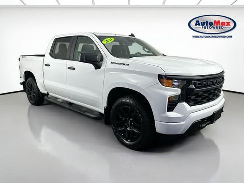 Used 2024 Chevrolet Silverado 1500 Custom image 1