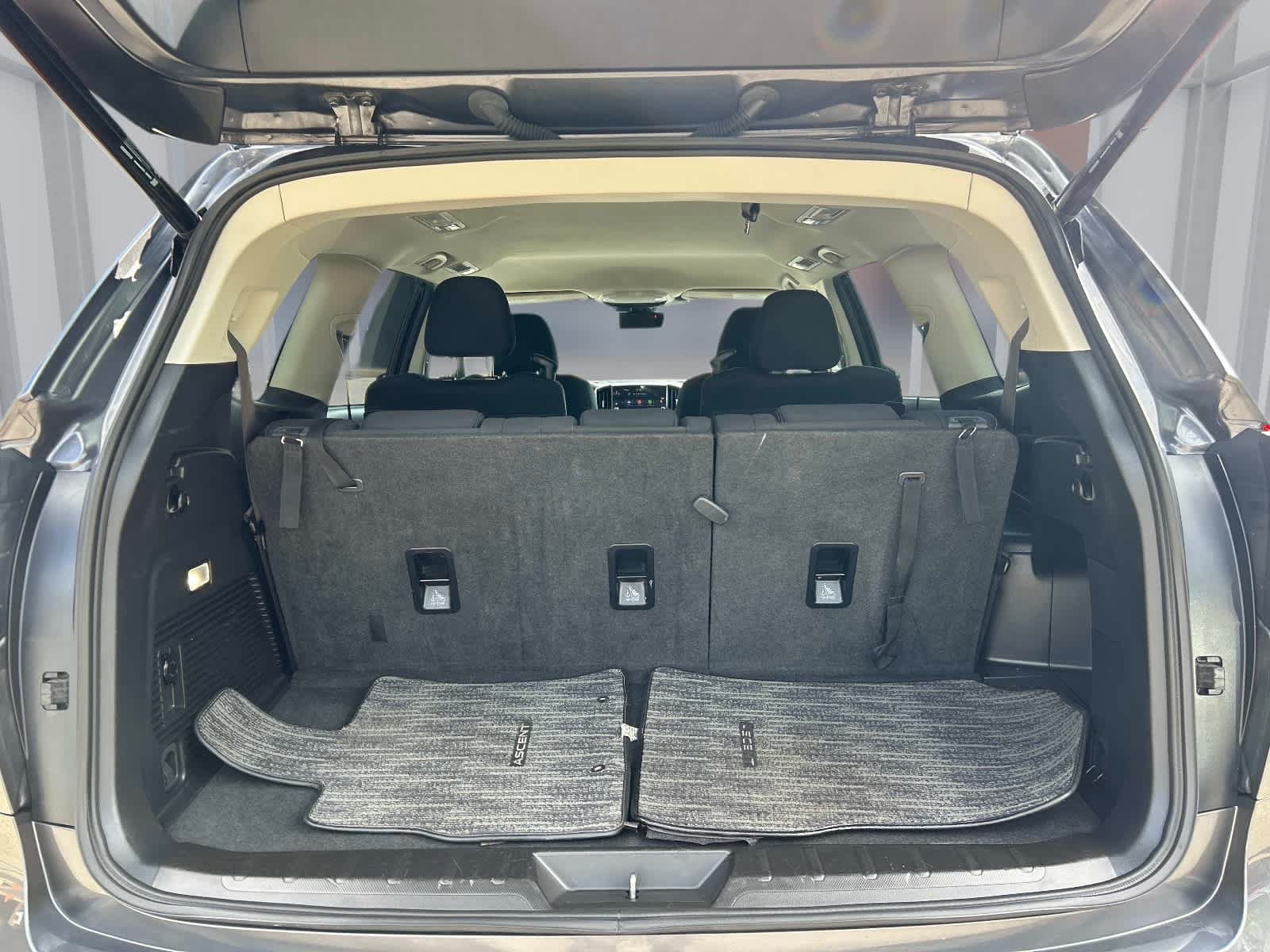 Used 2025 Subaru Ascent Premium AWD/4WD image 17