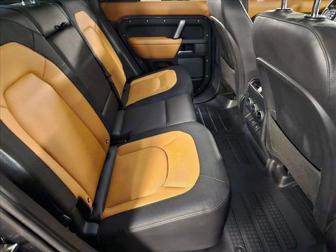 Used 2024 Land Rover Defender 110 X-Dynamic SE image 19