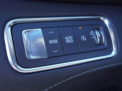 Used 2025 Buick Enclave Preferred image 18