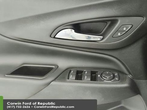 Used 2021 Chevrolet Equinox LT image 22