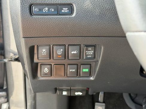 Used 2017 Nissan Rogue SL image 12