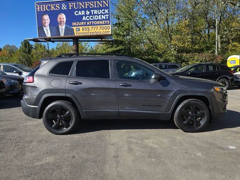 Used 2019 Jeep Cherokee Latitude Plus image 34