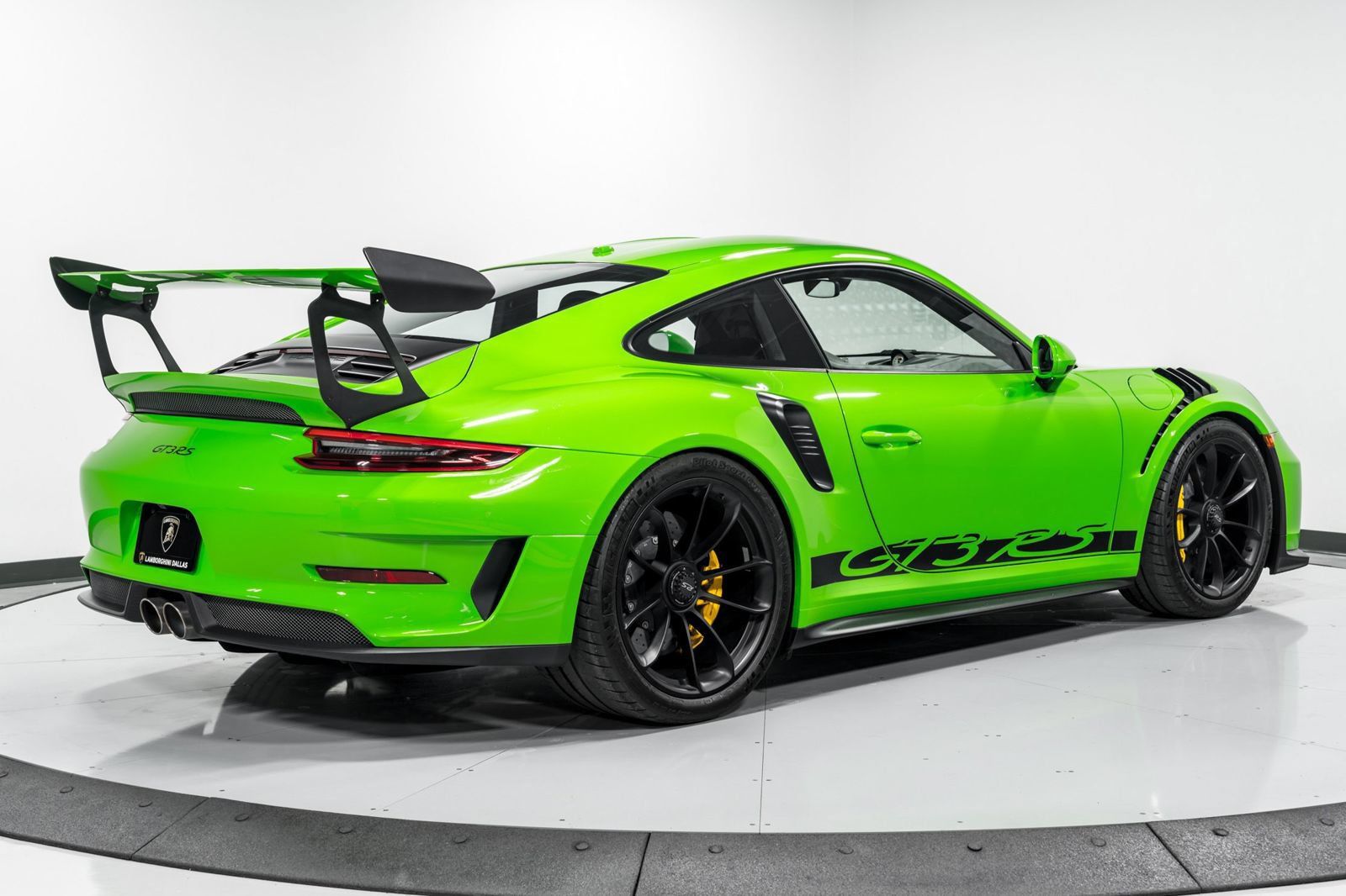 Used 2019 Porsche 911 GT3 RS RWD image 3