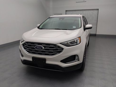 Used 2019 Ford Edge Titanium image 15