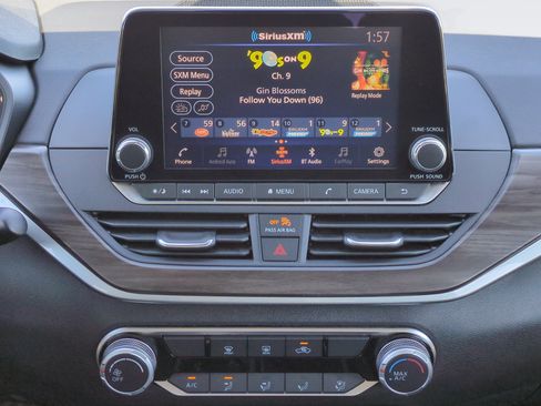 Certified 2024 Nissan Altima 2.5 SV FWD image 17