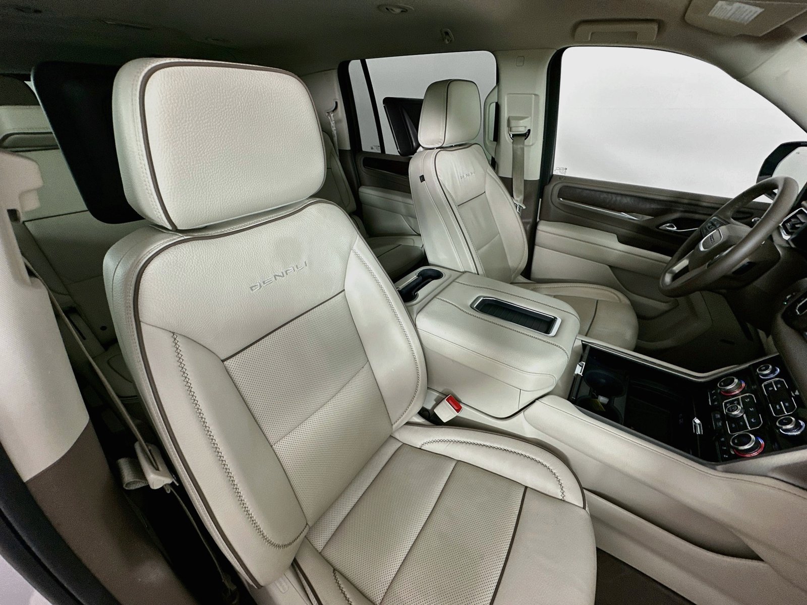 Used 2023 GMC Yukon XL Denali w/ LPO, Floor Liner Package AWD/4WD image 44