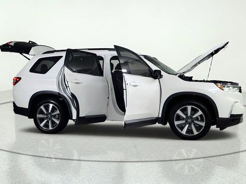 Used 2025 Honda Pilot Touring image 15
