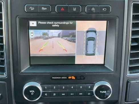 Used 2019 Ford Expedition Limited w/ Equipment Group 303A AWD/4WD image 28