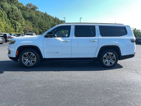 Used 2023 Jeep Wagoneer L Series II image 8