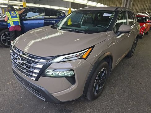 Used 2025 Nissan Rogue SV AWD/4WD image 1