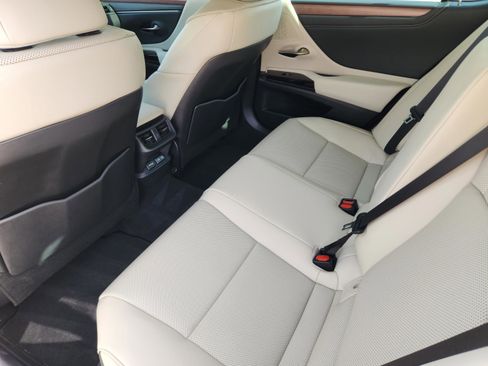 Used 2025 Lexus ES 350 w/ Premium Package image 36