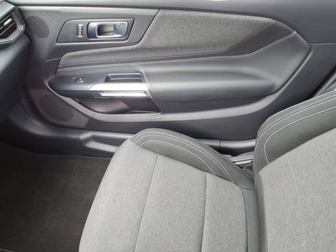 Used 2025 Ford Mustang Coupe RWD image 33