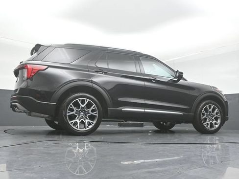 Used 2025 Ford Explorer Platinum w/ Ultimate Package AWD/4WD image 42