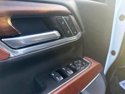 Used 2024 GMC Sierra 2500 Denali Ultimate AWD/4WD image 13