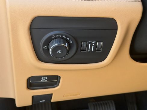 New 2025 Jeep Grand Cherokee L Summit w/ Obsidian Package image 15