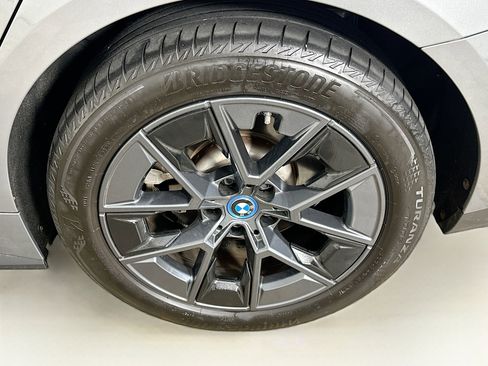 Used 2023 BMW i4 eDrive35 RWD image 11