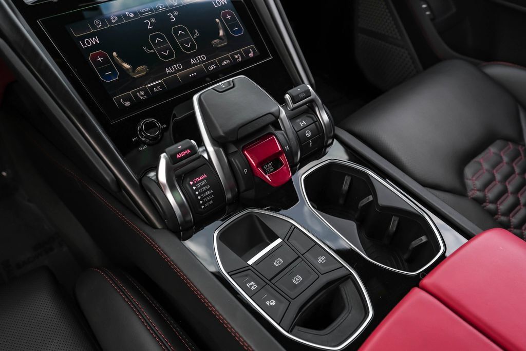 Used 2022 Lamborghini Urus AWD/4WD image 27