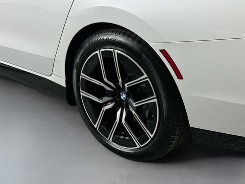 New 2026 BMW i7 eDrive50 w/ M Sport Package image 8