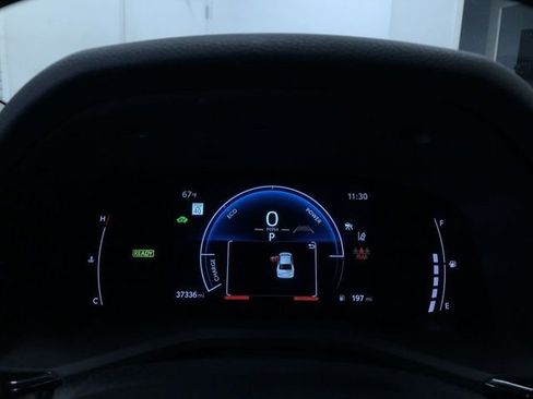 Used 2025 Toyota Camry LE image 31