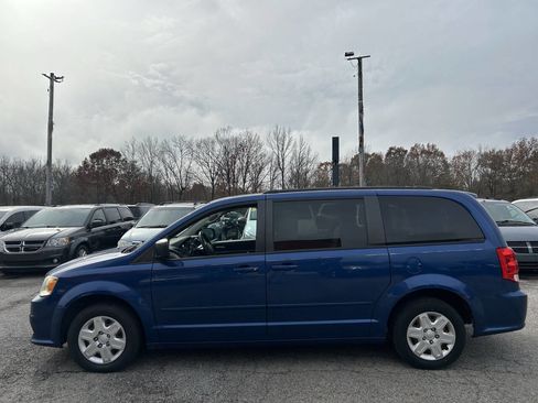 Used 2011 Dodge Grand Caravan Express image 4