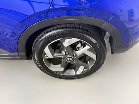 Used 2025 Hyundai Venue SEL FWD image 11