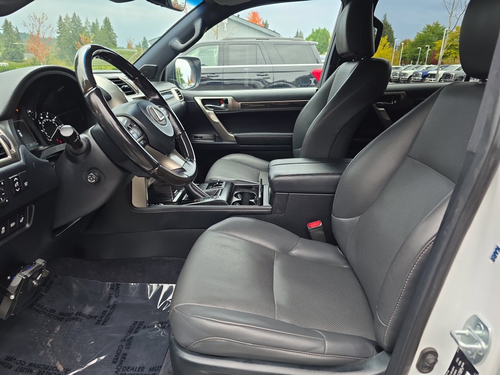 Used 2021 Lexus GX 460 Premium w/ Accessory Package AWD/4WD image 4