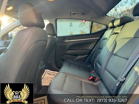 Used 2020 Hyundai Elantra Limited w/ Cargo Package (C1) image 8