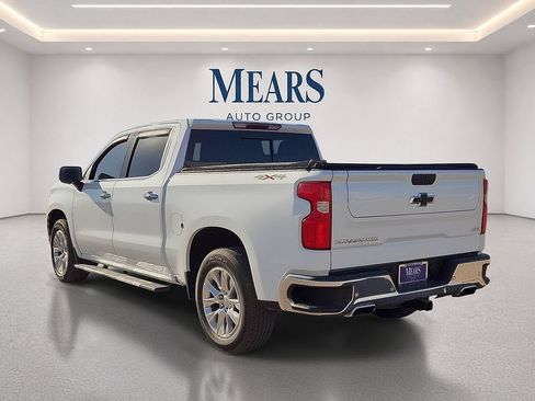 Used 2021 Chevrolet Silverado 1500 LTZ w/ LTZ Convenience Package II AWD/4WD image 3