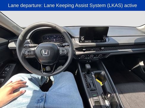 Used 2025 Honda Accord SE image 14