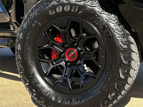 Used 2025 Toyota Tacoma TRD Pro image 30