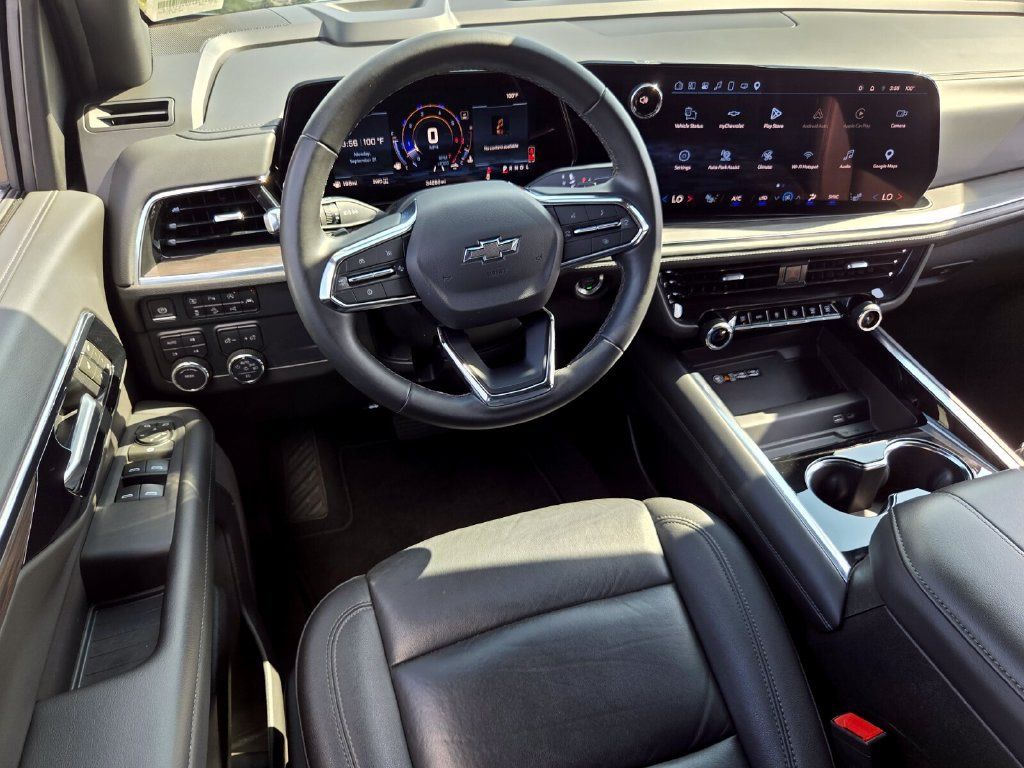 Used 2025 Chevrolet Tahoe Z71 AWD/4WD image 7
