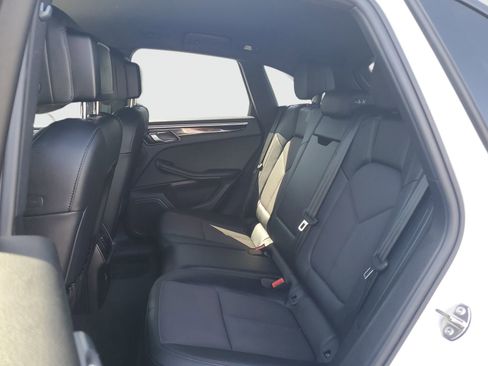 Used 2022 Porsche Macan AWD/4WD image 13