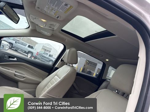 Used 2016 Ford Escape Titanium image 5