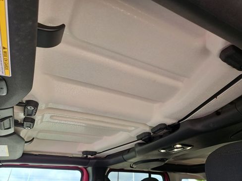 Used 2022 Jeep Wrangler Unlimited Sport image 15