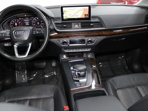 Used 2018 Audi Q5 2.0T Premium Plus w/ Premium Plus Package image 2