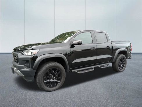 Used 2025 Chevrolet Colorado Trail Boss AWD/4WD image 1