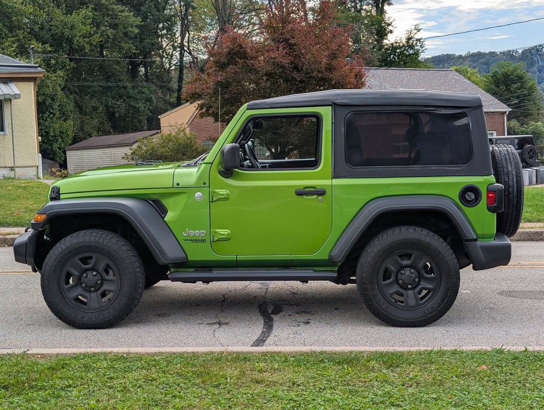 Used 2018 Jeep Wrangler Sport AWD/4WD image 9