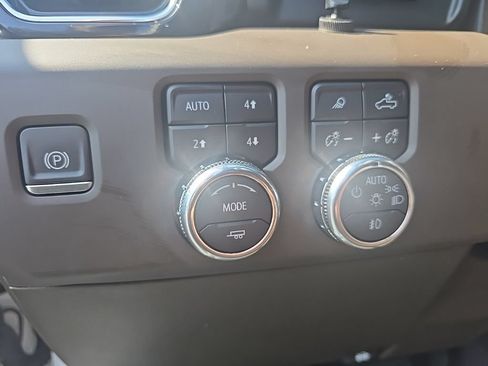 Used 2023 GMC Sierra 1500 Denali w/ Denali Reserve Package AWD/4WD image 16