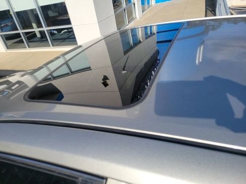 Used 2016 Toyota Camry LE image 21